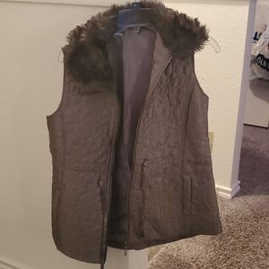 NWT Mountain Lake Puffer Vest size small